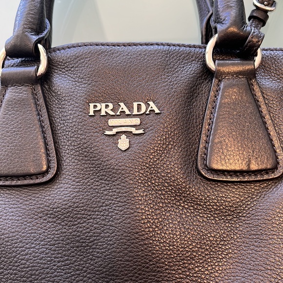 Woman’s Prada bag black large leather zipper - Picture 2 of 16